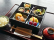 旅館大橋の松花堂朝御膳。滋味深い山陰の味わいをどうぞ。
