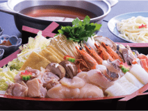 寄せ鍋　海と山の幸をお楽しみください。(通年)
※写真は4人前