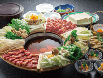 河内鴨鍋：地元の新鮮な河内鴨を使ったお鍋。鴨出汁でいただく蕎麦が逸品です。(画像は3人前です)