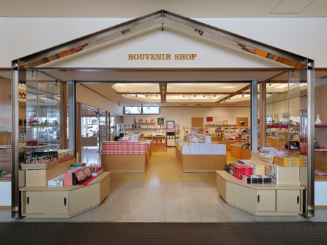 【売店】山形ならではのお土産を数多くご用意しております。