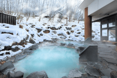 硫黄泉100%自慢の乳白色、掛け流し天然温泉