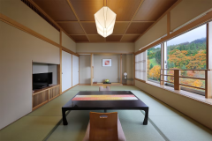 特別室一例／特別室は2面を窓に囲まれとても開放的。特別な記念日にちょっぴり贅沢はいかがでしょうか。