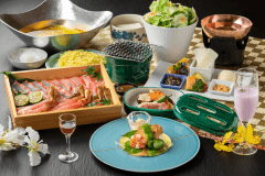 ・【魚介ハーフ＆ハーフ】旨味たっぷりの金目鯛と甘みのあるカニ。新鮮魚介の美味しさをご堪能ください