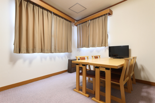 Grande salle (chambre de style japonais de 2 ou 3 pièces, plus de 20 tatamis)