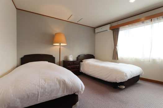 Grande salle (chambre de style japonais de 2 ou 3 pièces, plus de 20 tatamis)