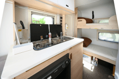 【トレーラー棟】キッチン・ダブルベット