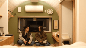 檜に囲まれた室内に畳スペースもありゆったりお過ごしいただけます。すごく落ち着くとスタッフ人気NO1！