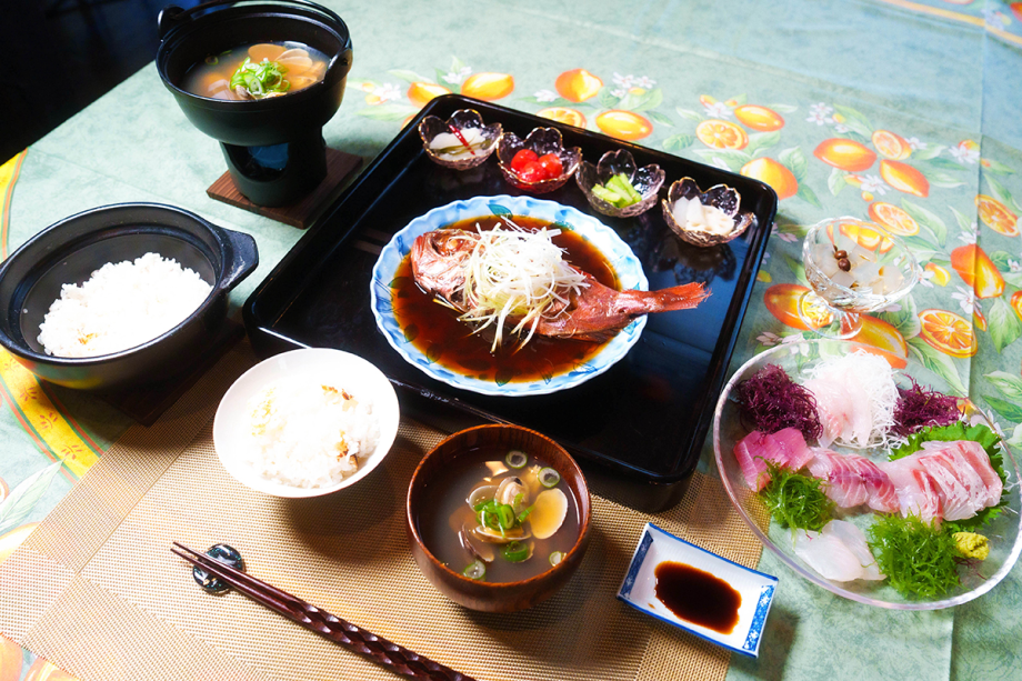 ・【魚御膳(一例)】品数豊富で目でもお楽しみいただけます ・【魚御膳(一例)】品数豊富で目でもお楽しみいただけます