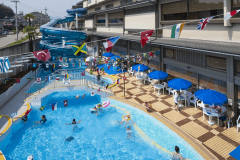 ウォータースライダー＆プール（夏休みのみ営業）※イメージ