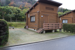 ②外観（斜めから、庭、駐車場みえるように）