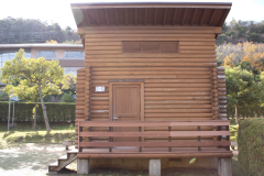 ①外観（正面）