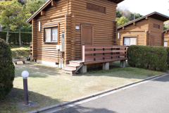 ②外観（斜めから、庭、駐車場みえるように）