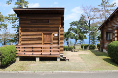 ①外観（正面）