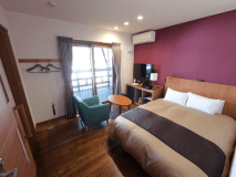 ダブルベッド／バルコニー付