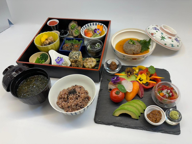 【さざ波 VEGAN selectコース】グループ内で個々にビーガン料理と通常の料理(豚しゃぶ・カニ等)を選択可能! 【さざ波 VEGAN selectコース】グループ内で個々にビーガン料理と通常の料理(豚しゃぶ・カニ等)を選択可能!