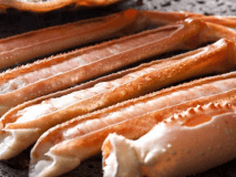 ぷりっぷりの焼きガニ♪溶岩プレートでじっくり焼いて召し上がれ