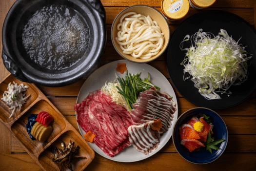 〈近江牛と近江鴨のしゃぶしゃぶ〉地産の食材を贅沢にしゃぶしゃぶで～人気観光地メタセコイアで楽しむ、プライベートリゾートフォレストヴィラ～【1泊2食】