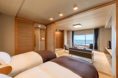 【スーペリア和洋室】
寝室の扉を開ければベッドからも海の絶景が！（一例）