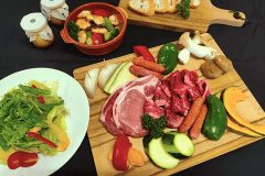 【選べるお食事】「TONTONの町」で上州麦豚ロースステーキや季節のお食事を楽しむフリープラン