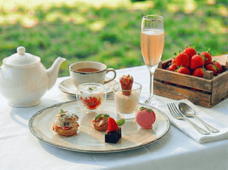 イチゴ農園で愉しむアフタヌーンティ