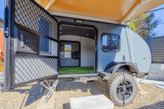 【トレーラー】定員4名・炭火BBQ