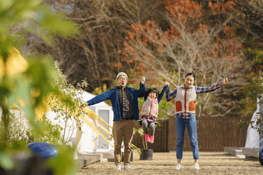 テントの中に、外の空気。温泉に読書にスイーツ。さぁ、どれから楽しもう。