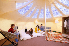 【滞在イメージ】 出入り口のファスナーを閉めると、まるで異世界♪特別な空間で楽しい旅を。