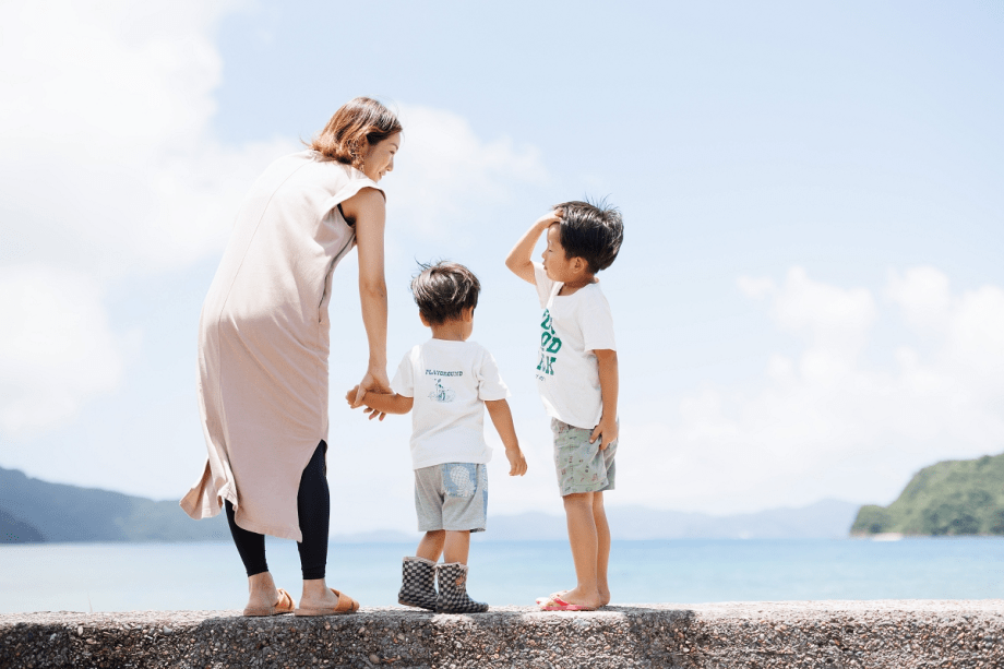 加計呂麻ブルーの海に包まれ、贅沢なのんびり時間を過ごす