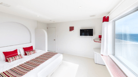 Deluxe Queen Jacuzzi ~MYKONOS~