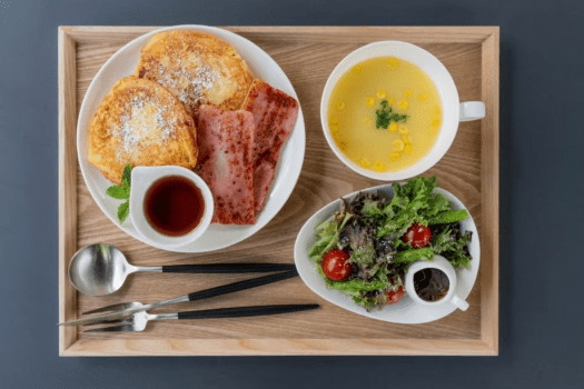 静岡の卵とバターを使用したフレンチトースト。