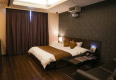 【選べる朝食付】ビジネス利用に最適！スタンダードプラン●キングベッド●