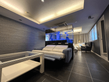 （デラックス202）