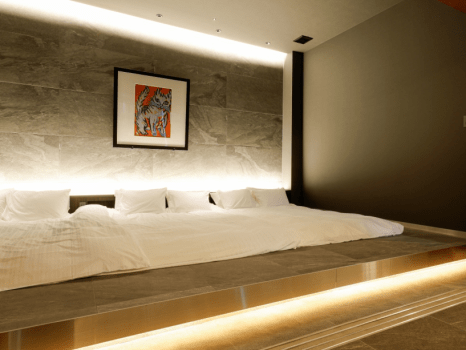 【长颈鹿2楼】附温泉露天浴池套房120㎡■豪华小型套房