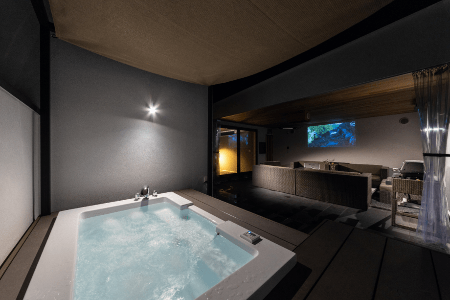[Sky garage private villa] ~ Sauna, projector, jacuzzi included ~
