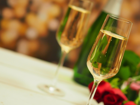 ご妊娠のお祝いにご夕食乾杯時、ノンアルコールスパークリングワインをご提供 ご妊娠のお祝いにご夕食乾杯時、ノンアルコールスパークリングワインをご提供