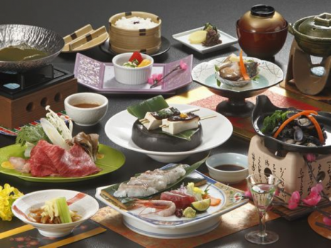 地元食材を盛り込み、身体に優しい会席に仕上げました。　※料理イメージ