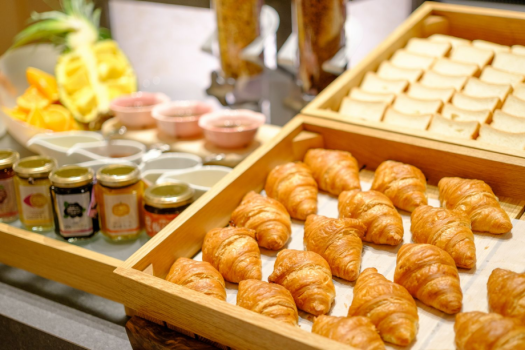 【朝食ビュッフェ】出来立てクロワッサン　※料理イメージ
