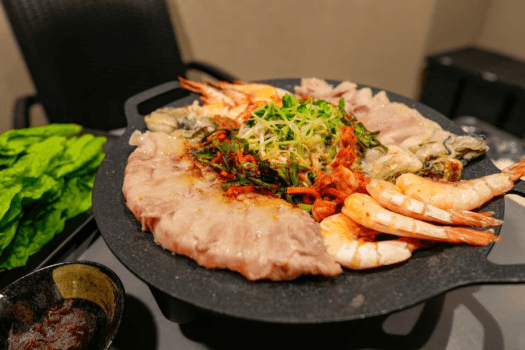 ≪いぬやど会員様限定10％OFF≫【夕食付き・海鮮と地産ポークの韓国風鉄板焼コース】～本格サムギョプサルを堪能！～厳選ご当地食材＆韓国グルメ満喫プラン♪【選べる朝食】