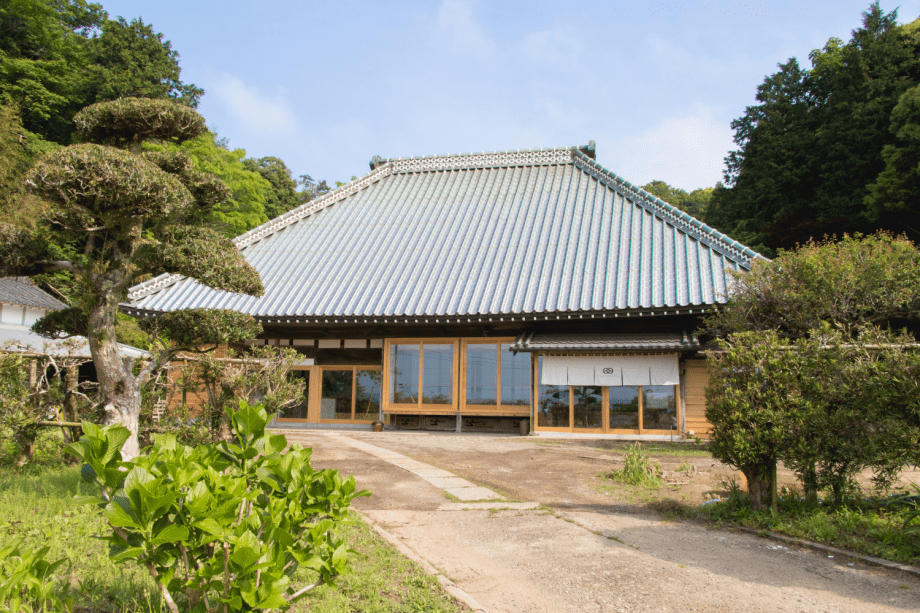 MARUGAYATSU, Old Traditional Japanese Houses "KAYA" Beautifully