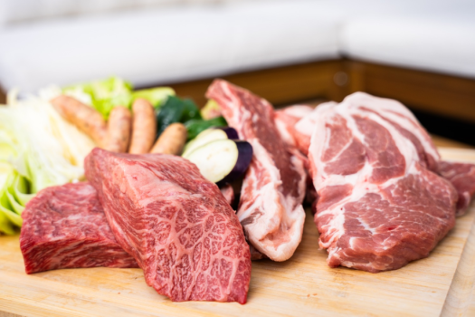 【地産地消BBQプラン】国産黒毛和牛もも×杜仲茶ポークスペアリブの地場堪能BBQ🍖＋グランピングモーニング＜夕朝2食付き＞