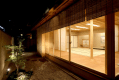 一楼日式房间，从花园看，晚上
