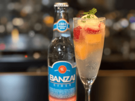 地元「BANZAIサイダー」で演出するデザート