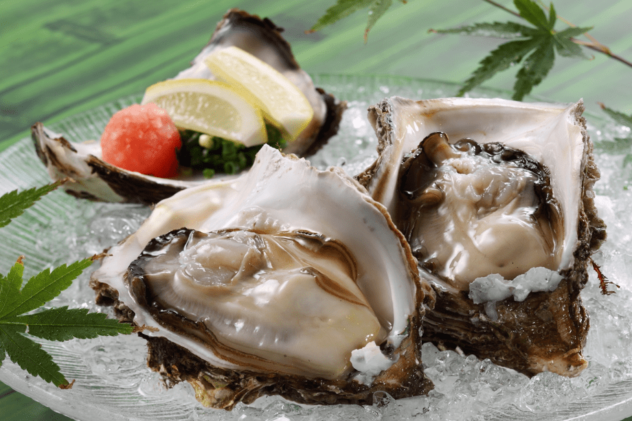 【岩ガキ】初夏の美食を是非お楽しみくださいませ。