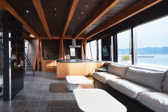 【プライベートレジデンス】<ドッグラン付き>木材×モダン構造～大海原を見渡すスタイリッシュな空間～