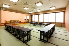 広い舞台付の大広間【千本桜】　カラオケ完備♪