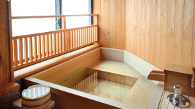 喫煙【和洋室 10畳＋ベッド2台】客室の小窓からの眺望がGood♪