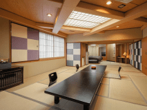 ＜ファミリー＆グループ／2食付＞約33畳の広いお部屋で皆様一緒にワイワイと楽しい時間を／ご夕食個室食