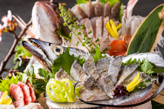 【刺盛り】毎朝仕入れる鮮魚をお刺身でご用意いたします。