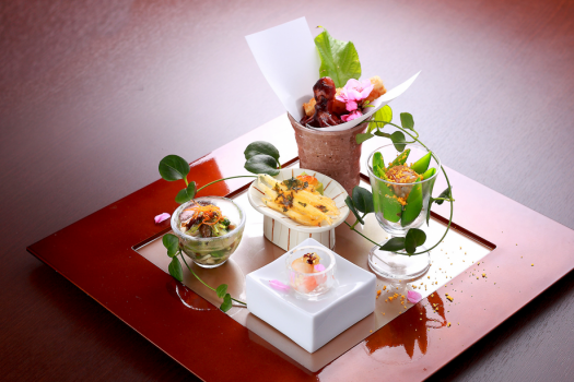 季節感溢れるお食事を是非ご堪能くださいませ。
