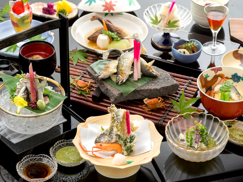 ■鮎会席■料理長が厳選！【至極の鮎づくし会席】ふっくらとした身を頭から尻尾までお愉しみ下さいませ♪